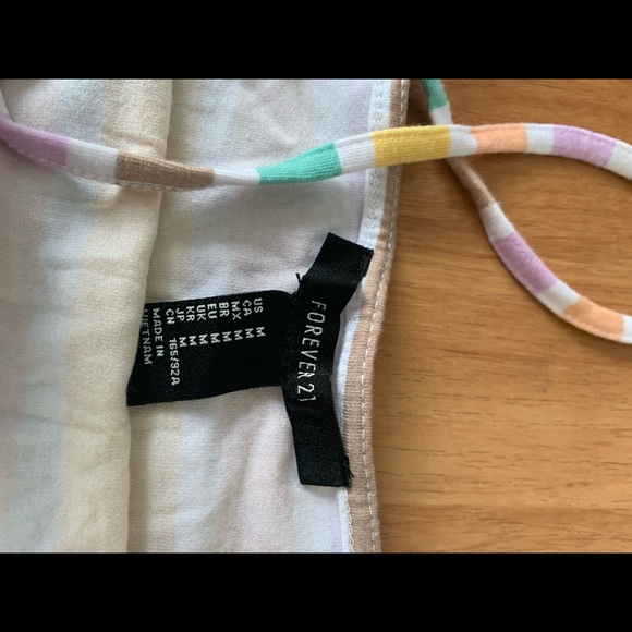 Candy coloured crop - Picture 3 of 4